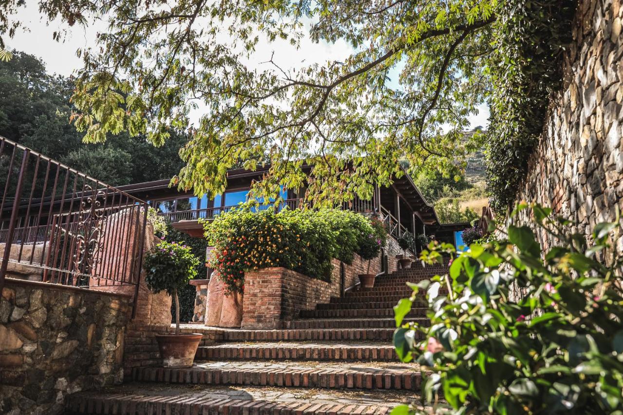 B & B Le Casette Sull'Albero Di Villa Alba メッシーナ エクステリア 写真