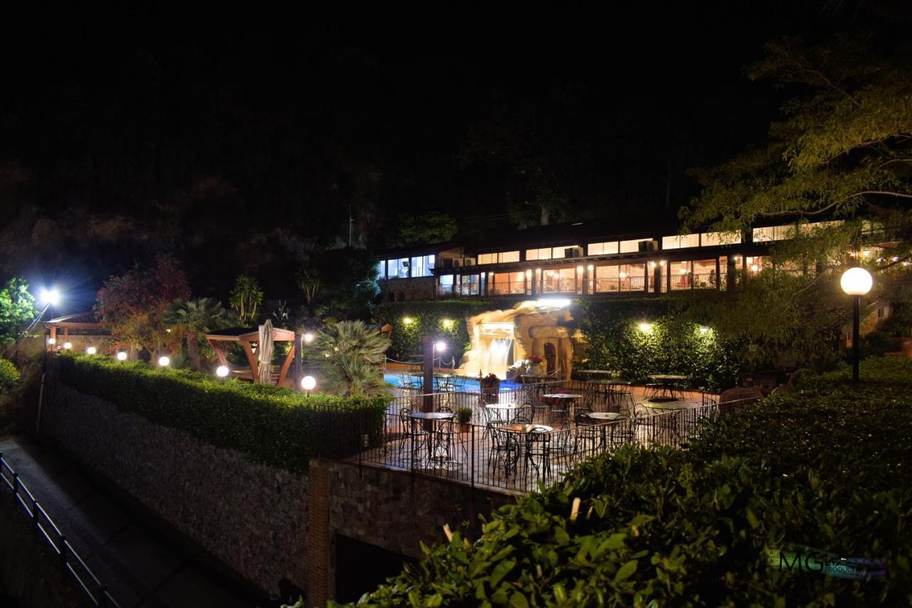 B & B Le Casette Sull'Albero Di Villa Alba メッシーナ エクステリア 写真