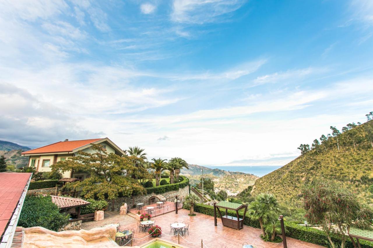B & B Le Casette Sull'Albero Di Villa Alba メッシーナ エクステリア 写真