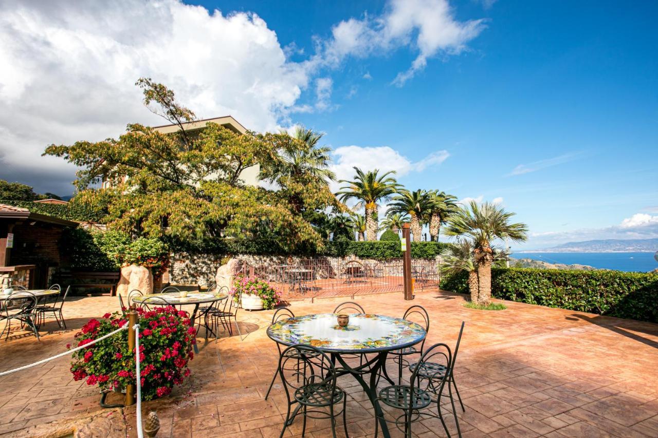 B & B Le Casette Sull'Albero Di Villa Alba メッシーナ エクステリア 写真