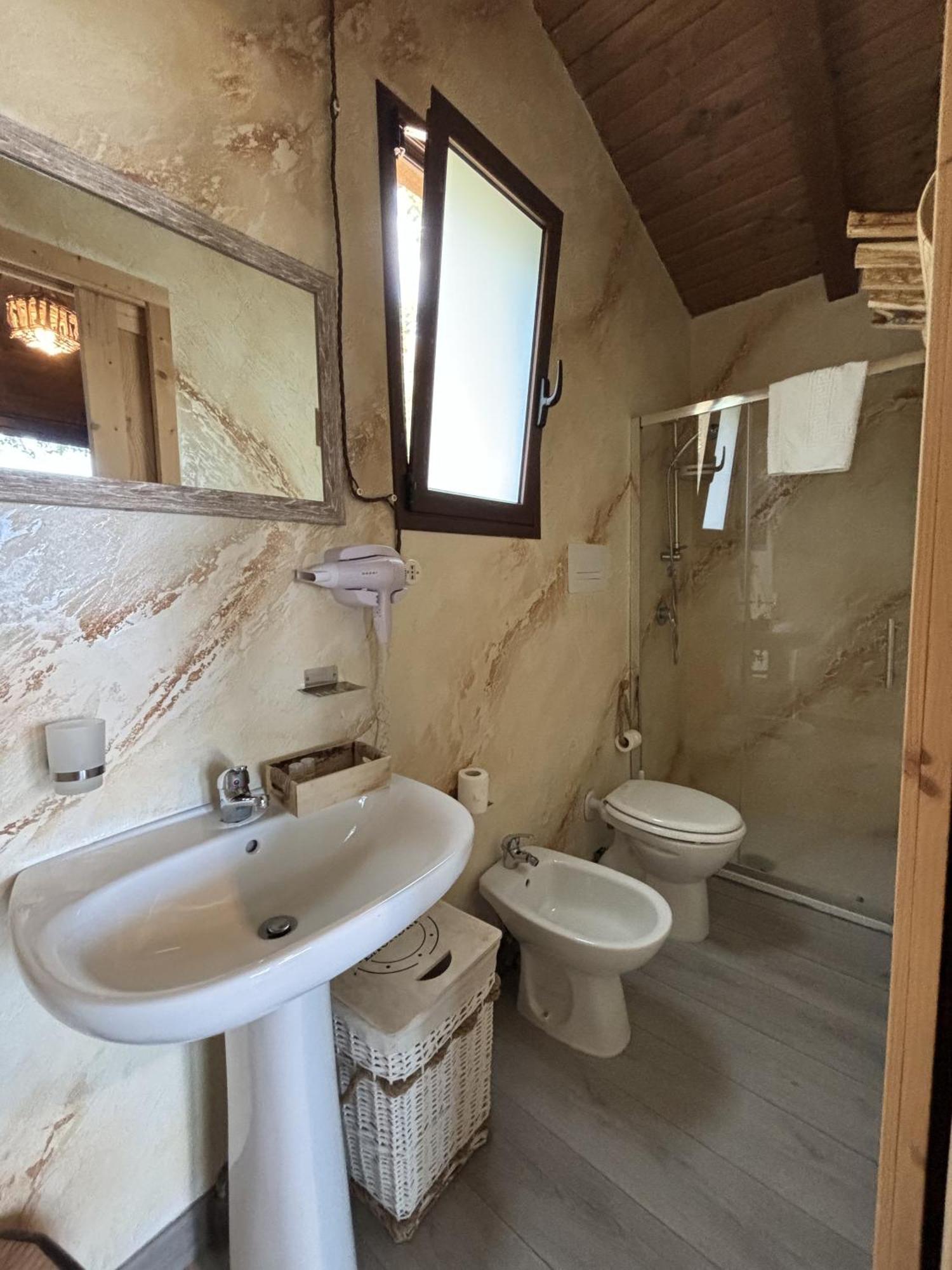 B & B Le Casette Sull'Albero Di Villa Alba メッシーナ エクステリア 写真